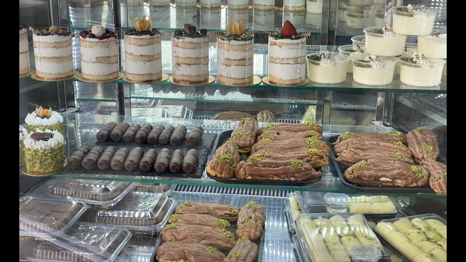 Torten-Vitrine